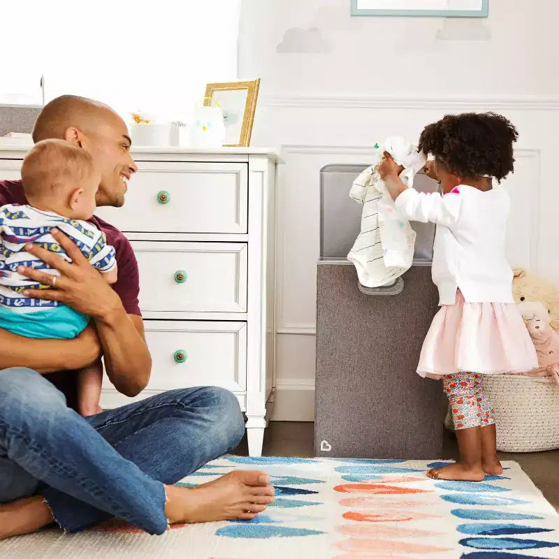 Munchkin Panier à Linge pour Bébé : Pliable, Hauteur 53 cm, Motif Uni