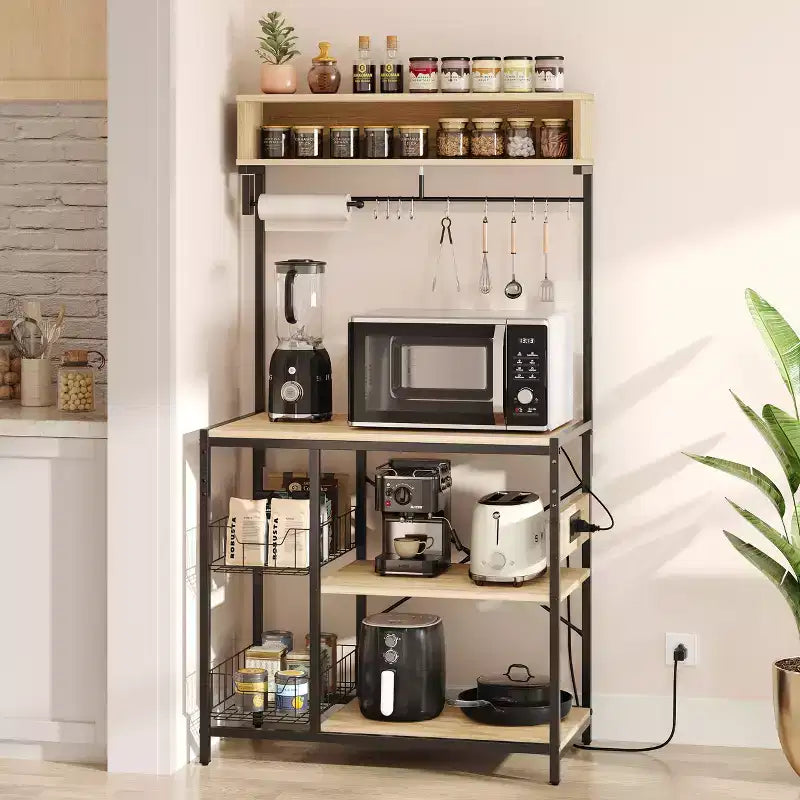 Bestier 65 Étagère de cuisine avec prises électriques, étagères de rangement de cuisine à 5 niveaux, support de micro-ondes avec 2 paniers métalliques et 10 crochets