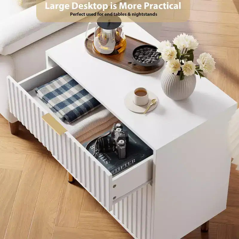 Commode à 3 tiroirs cannelés Zstar de 54,8 cm de haut pour chambre à coucher, tiroirs profonds