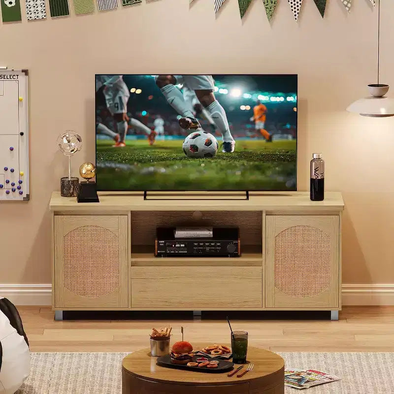 Meuble TV de 160 cm pour téléviseurs jusqu'à 70 pouces, meuble de divertissement en rotin avec tiroir de rangement et étagères ouvertes, console multimédia TV moderne pour salon