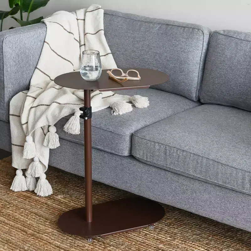 Table d'appoint moderne réglable en forme de C pour l'accessibilité