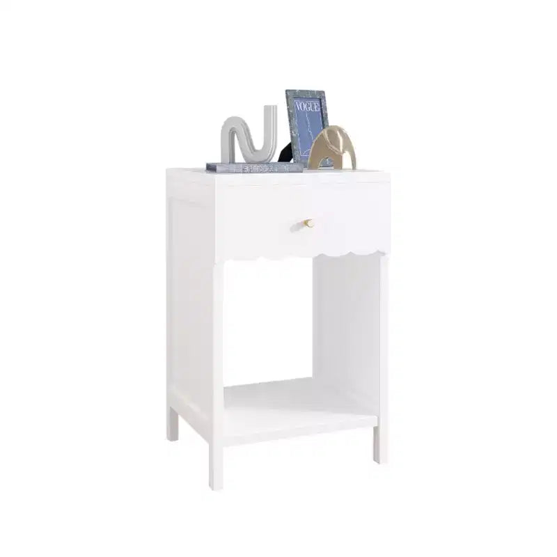 Table de chevet moderne blanche avec tiroir et étagère ouverte, Table de chevet à bord festonné pour chambre à coucher