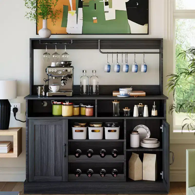 Meuble bar café de ferme en MDF avec prise de courant, porte-bouteilles, porte-verres et crochets pour salle à manger (Noir/Gris foncé)