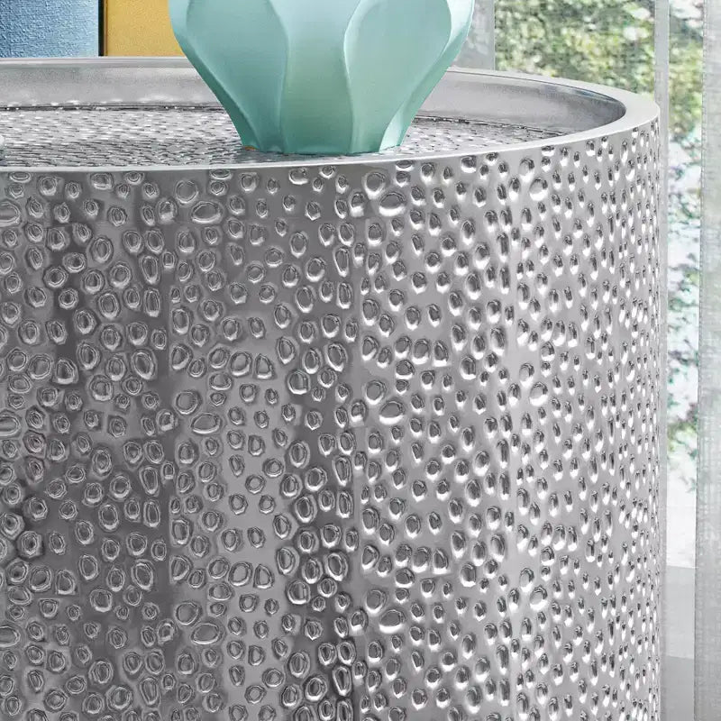 Table d'appoint cylindrique en fer martelé Elsmere de GDFStudio (lot de 2)