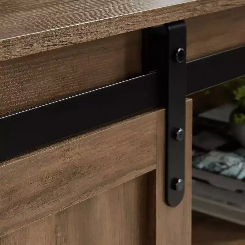 Meuble TV et centre de divertissement de style rustique de 58 po pour téléviseurs jusqu'à 65 po, avec portes coulissantes de grange et armoires de rangement