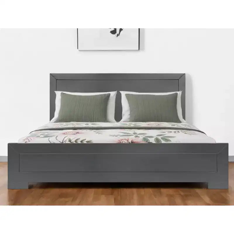 Cadre de lit King HomeRoots gris avec panneaux incrustés en bois