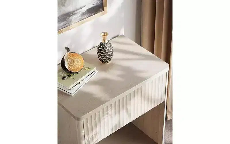 Table de chevet cannelée en bois avec tiroir de rangement et étagère ouverte, Table d'appoint de style Mid-Century
