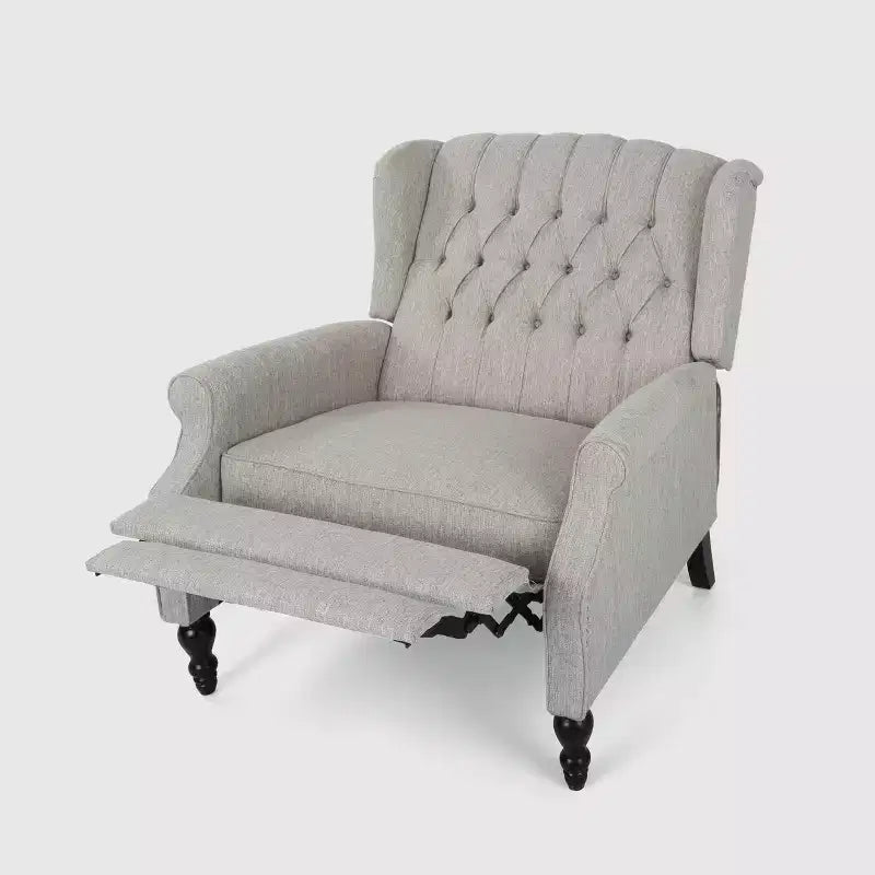 Fauteuil inclinable surdimensionné Apaloosa avec dossier à ailettes et à poussoir, gris clair – Christopher Knight Home : Touffeté, clous décoratifs, pieds en bois