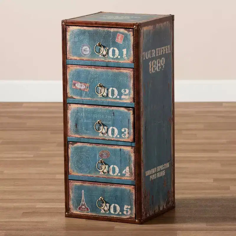 Commode 5 tiroirs Alba en bois bleu - Style vintage parisien avec poignées anneaux en laiton