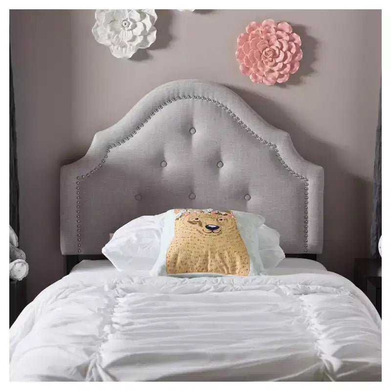 Tête de lit capitonnée en tissu Cora moderne et contemporaine - Lit jumeau - Baxton Studio