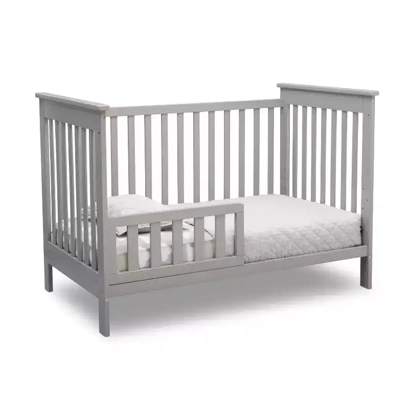 Lit de bébé convertible 3-en-1 Adley de Delta Children