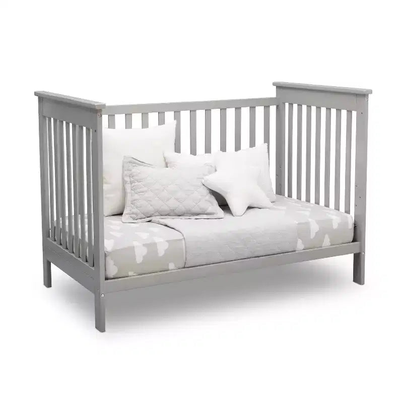 Lit de bébé convertible 3-en-1 Adley de Delta Children