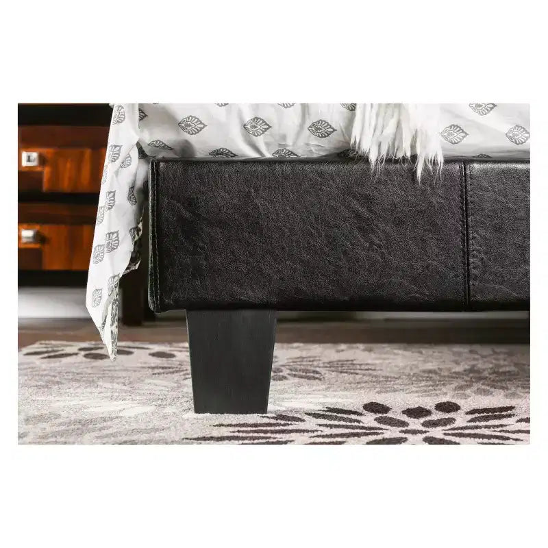 Lit rembourré Frank Leatherette - HOMES: Inside + Out