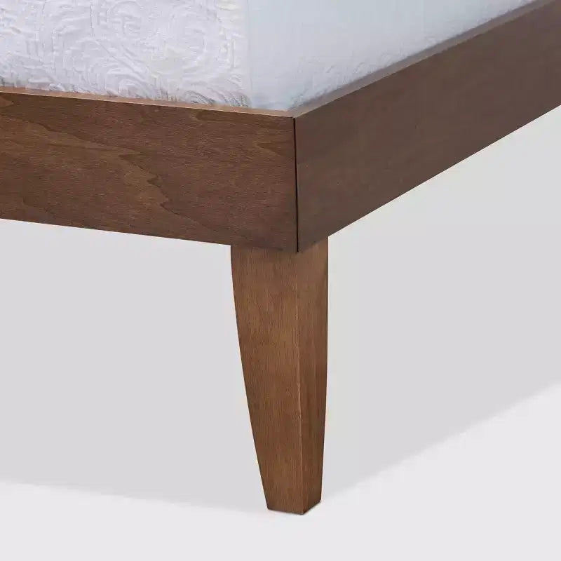 Cadre de lit plateforme Lucina en noyer marron - Baxton Studio