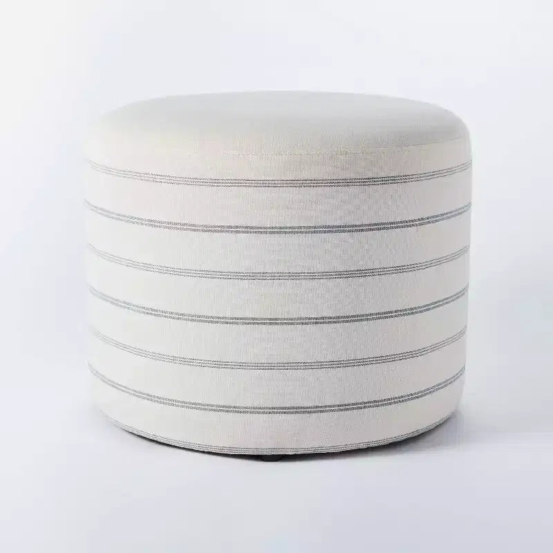 Pouf ottoman rond rembourré Lynwood - Threshold conçu avec Studio McGee