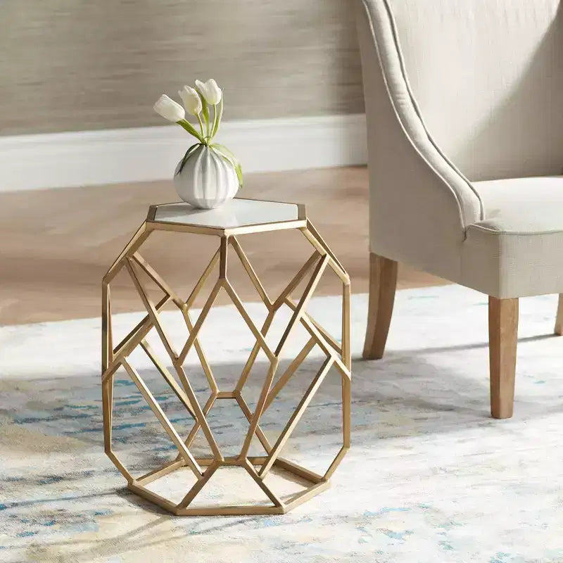 Table d'appoint hexagonale moderne en métal doré de 52 cm - Plateau en véritable marbre blanc pour salon ou chambre à coucher