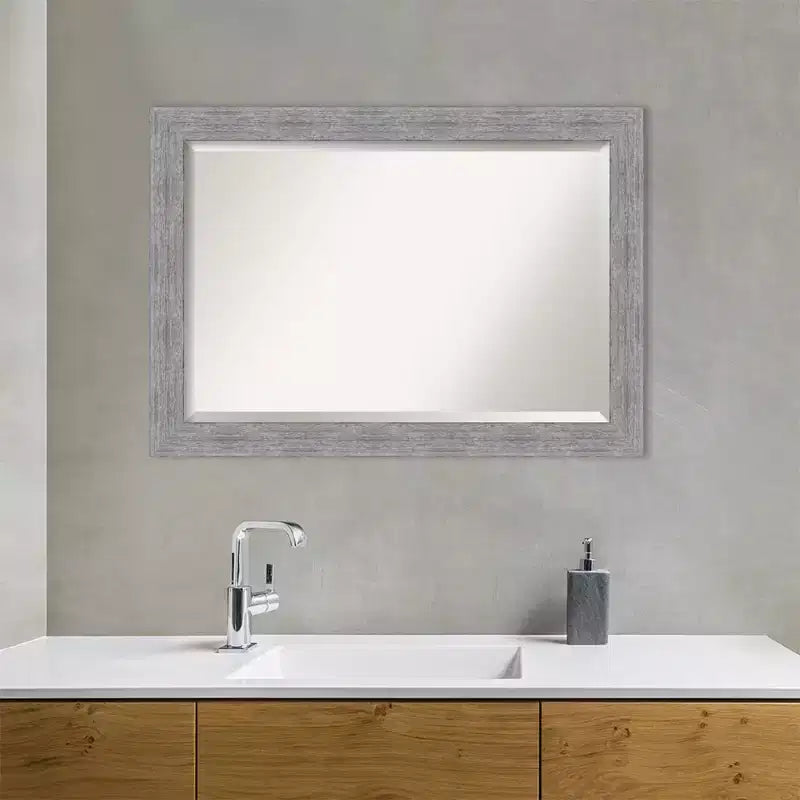 Miroir mural de salle de bain encadré rustique en écorce gris - Amanti Art