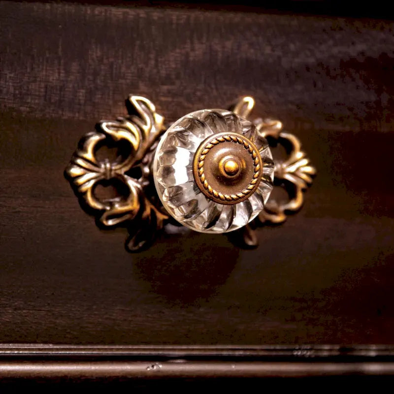 Vame Traditional 2-piece 9-Drawer Dresser and Mirror Set by Furniture of America